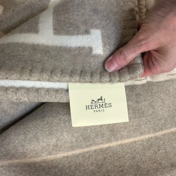 Hermes Avalon III Blanket in Coco / Camomille - Picture 11 of 14